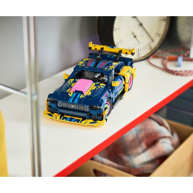 LEGO® Technic 42236 - Кола с персонализиран гараж Ford Mustang GT LEGO® Technic 42236 - Кола с персонализиран гараж Ford Mustang GT