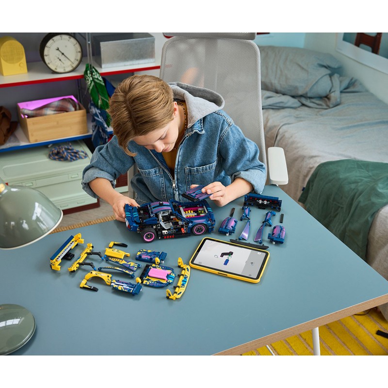 LEGO® Technic 42236 - Кола с персонализиран гараж Ford Mustang GT LEGO® Technic 42236 - Кола с персонализиран гараж Ford Mustang GT
