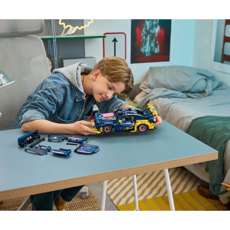 LEGO® Technic 42236 - Кола с персонализиран гараж Ford Mustang GT LEGO® Technic 42236 - Кола с персонализиран гараж Ford Mustang GT